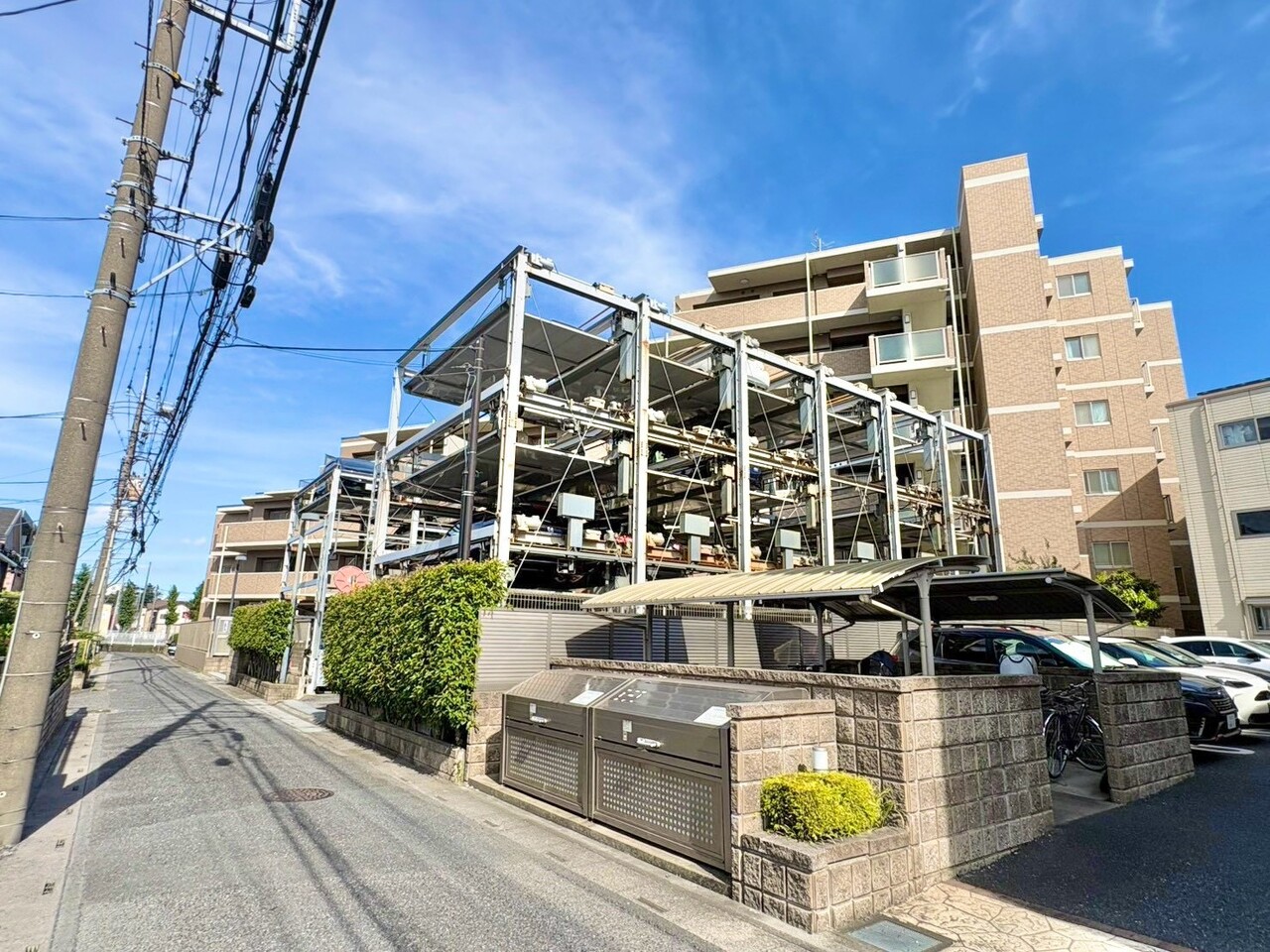 駐車場の空き状況はご確認ください。