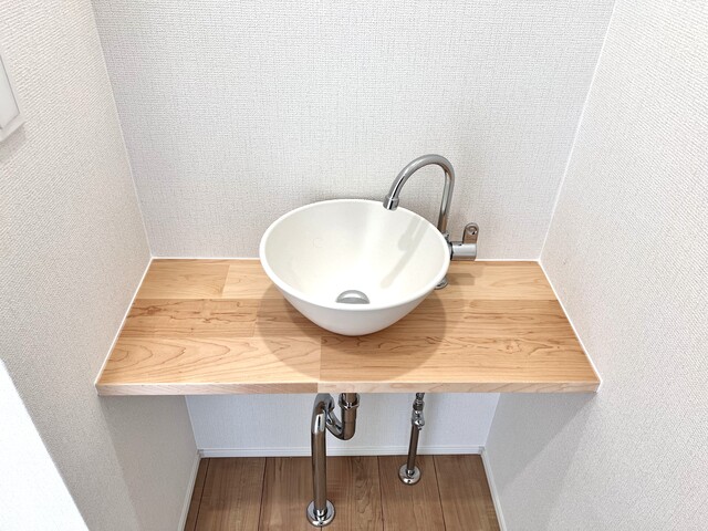 １号棟　２Ｆ手洗い場<br>２Ｆのトイレ前には便利な手洗い場ありのスライド画像