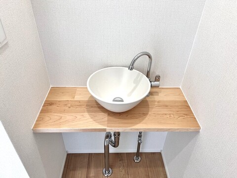 １号棟　２Ｆ手洗い場<br>２Ｆのトイレ前には便利な手洗い場あり