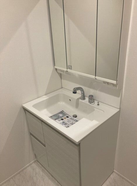 一日の始まりは洗面所から。さぁ顔を洗って気合を入れようのスライド画像