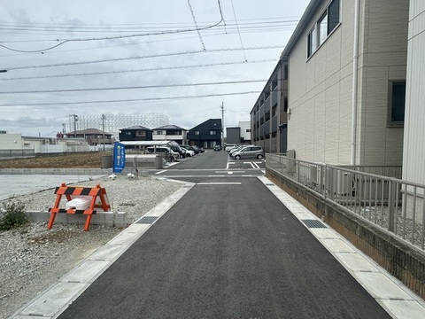 【1号棟】前面道路含む現地写真