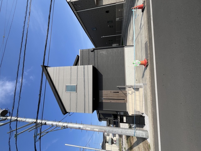 【5号棟】カースペース2台、宅配ボックスありのスライド画像