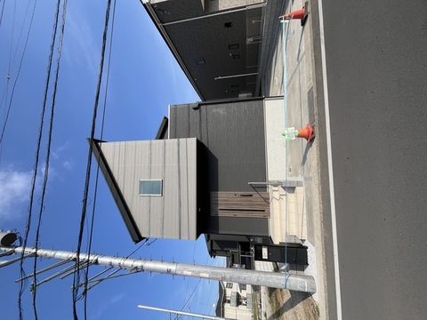 【5号棟】カースペース2台、宅配ボックスあり