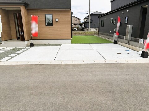 ３号棟　前面道路含む