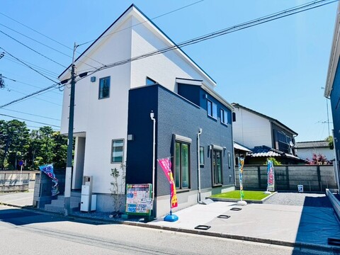 【1号棟】カースペース2台分、宅配ボックスあり