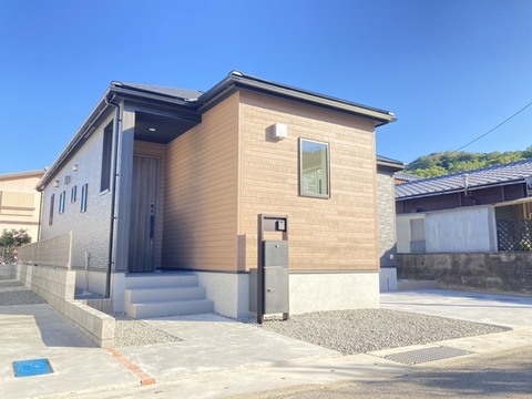 ③号棟　外観<br>ダークモダン系の落ち着いた外観