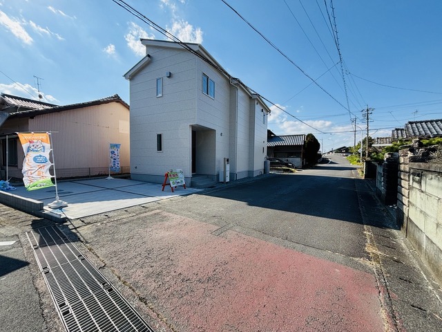 【1号棟】外観のスライド画像