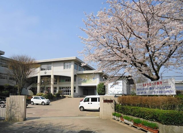 【校区】熊本市立清水中学校：約1,190ｍ（徒歩　15分）のスライド画像