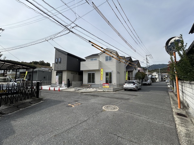 2号棟　角地　前面道路4ｍ～6ｍのスライド画像