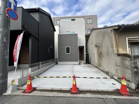 3号棟　駐車場並列2台可