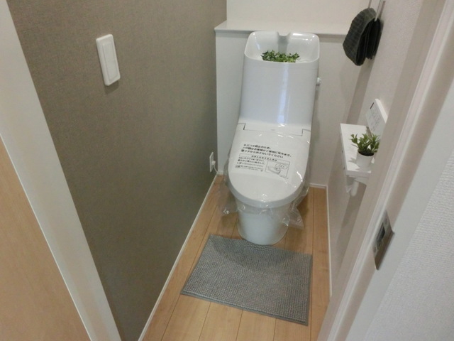 トイレ：１階トイレのスライド画像