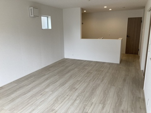 ダイニングに面した対面式キッチンでは、できたのでお料理がすぐテーブルに出せます