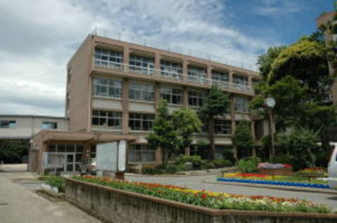 初富小学校：1100m