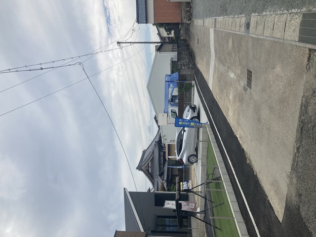 外観（前面道路）のスライド画像