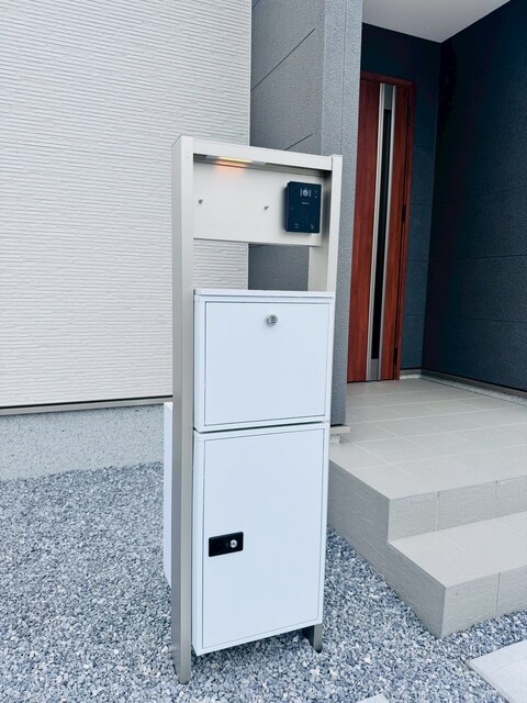 【1号棟】<br>置き配に便利な宅配ボックスのスライド画像
