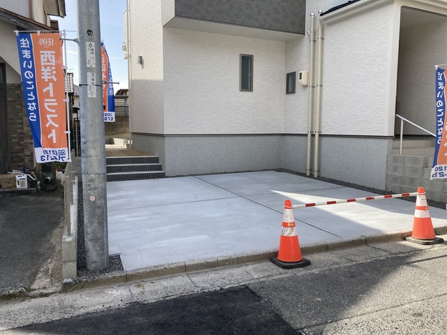 駐車場並列2台可のスライド画像