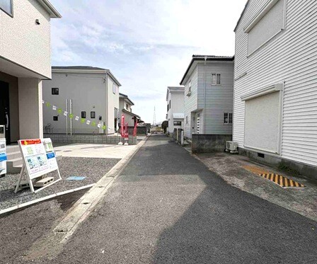 前面道路（西側道路）風景のスライド画像