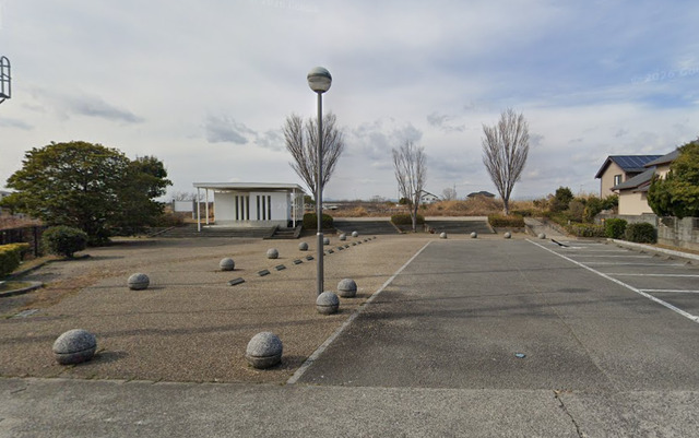 わんぱく水辺ランド湯日川親水公園：約1,300ｍ（徒歩約17分）のスライド画像