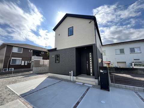 全居室南向きす。不在時も荷物が安心して受け取れます（2号棟）