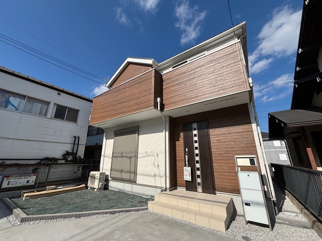 １号棟　外観写真のスライド画像
