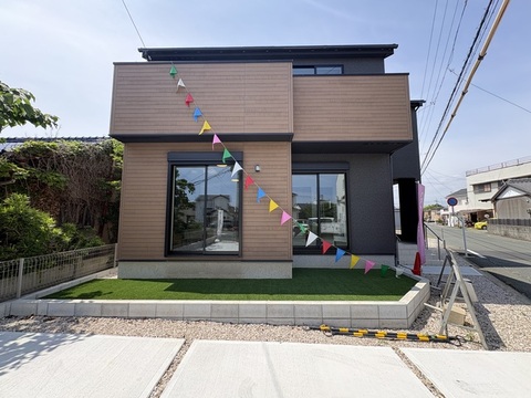 1号棟　人工芝施工済です