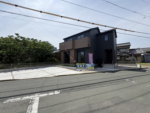 1号棟　駐車場３台可能
