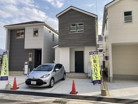 2号棟　駐車場並列2台可