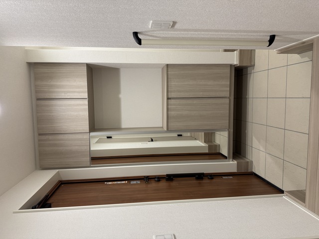 【1号棟】玄関のスライド画像