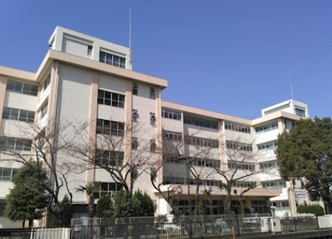 八潮市立八幡中学校：700m