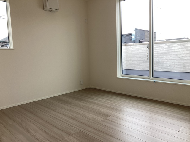 リビングとは別に静かな時間を楽しめる部屋のスライド画像