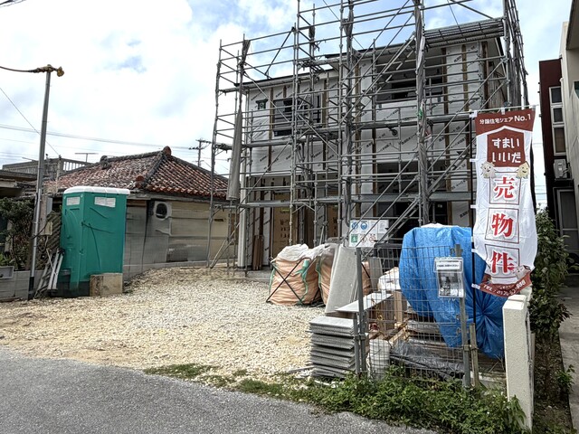 土地写真（南側道路から）のスライド画像