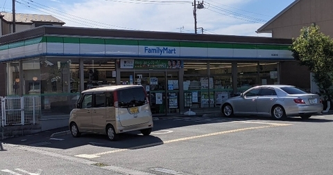 ファミリーマート川口前川店：-m
