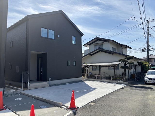 １号棟　前面道路含むのスライド画像