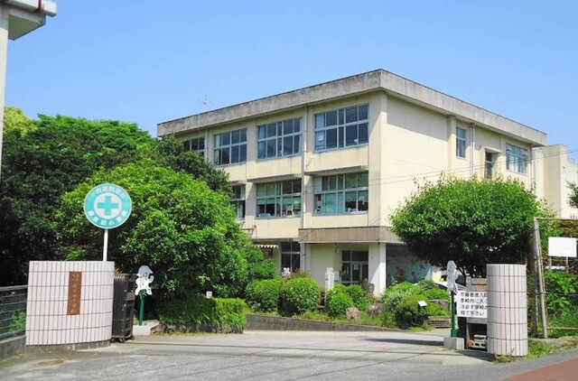 【校区】熊本市立麻生田小学校：約400ｍ（徒歩　5分）のスライド画像