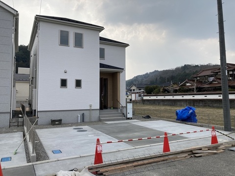 1号棟　駐車場並列3台可