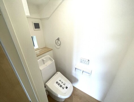 お気に入りのカバーやマット、スリッパを置いて快適空間に