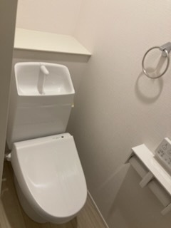 【１号棟】毎日気持ちよく使える、清潔感あふれるトイレのスライド画像