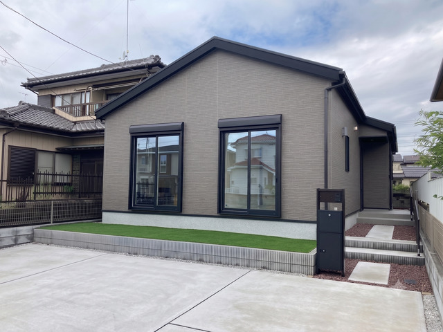 平屋建てのスライド画像