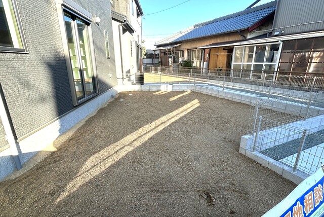 【1号棟】庭のスライド画像