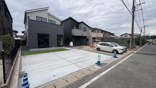 １号棟・２号棟前面道路のスライド画像