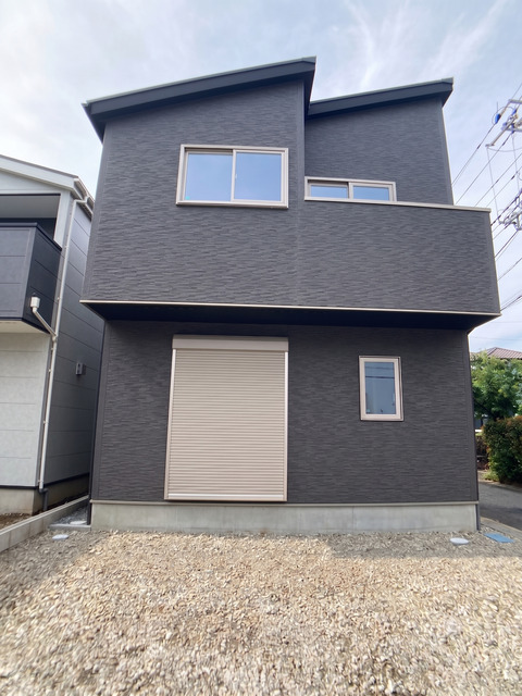 ４号棟　完成外観写真<br>ここに住むために一生懸命頑張ろうと思えてくる家に住みたいのスライド画像