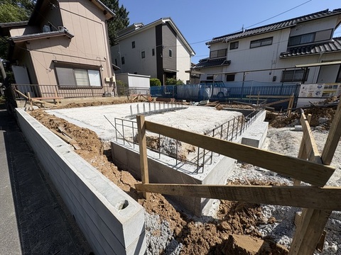 基礎工事中