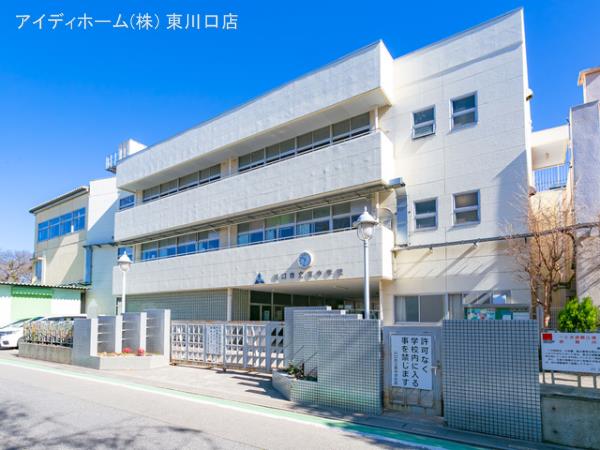 川口市立東中学校　距離900mのスライド画像