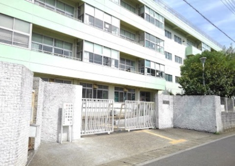 川口市立在家中学校：550m