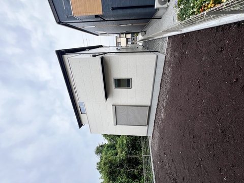 広めの庭は、芝生にしたり家庭菜園にすることも可能です。