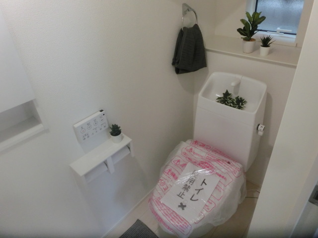 お気に入りのカバーやマット、スリッパを置いて快適空間にのスライド画像