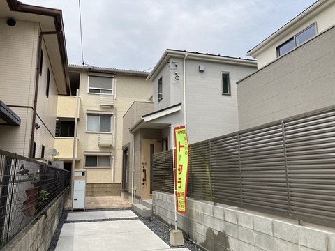 1号棟　駐車場縦列2台可