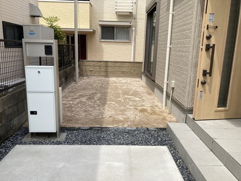1号棟　宅配ボックス付きポスト