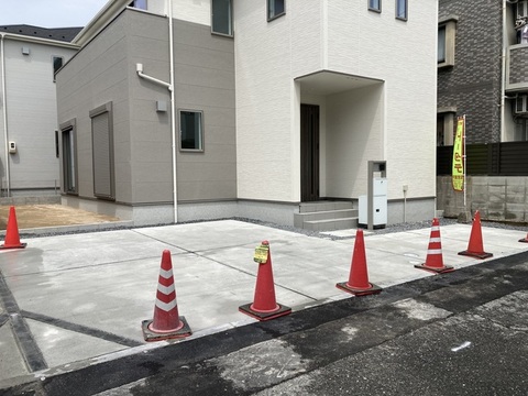 2号棟　駐車場並列2台可