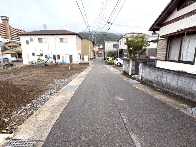 西側接道風景（南方向）のスライド画像